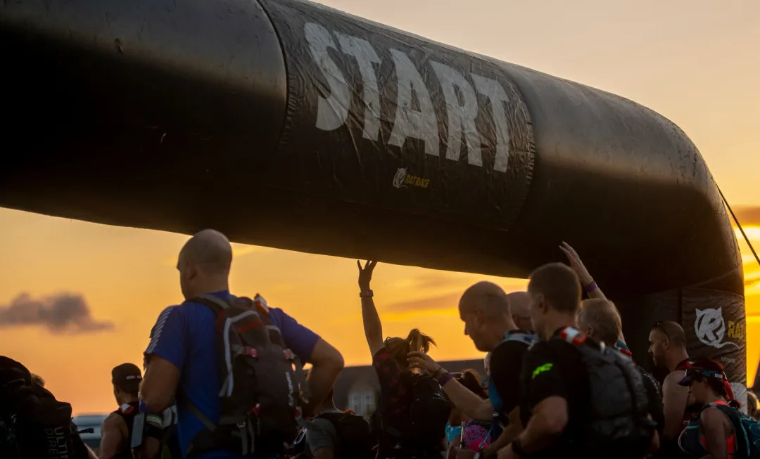 Participants running under start arch